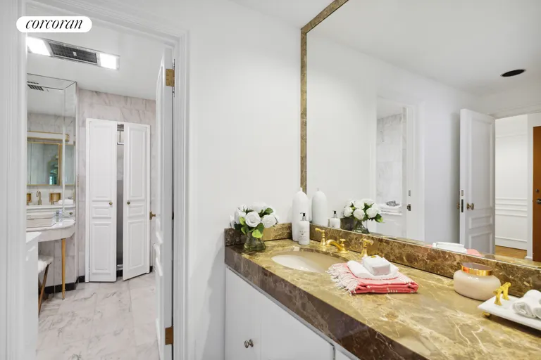 New York City Real Estate | View 812 Fifth Avenue, MAISONSOUT | Primary bathroom | View 11