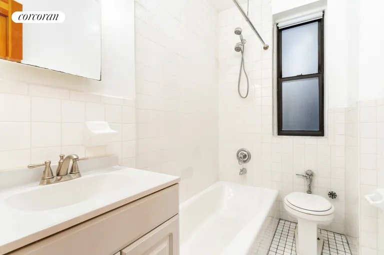 New York City Real Estate | View 221 East 76th Street, 3C | Full Bathroom | View 7