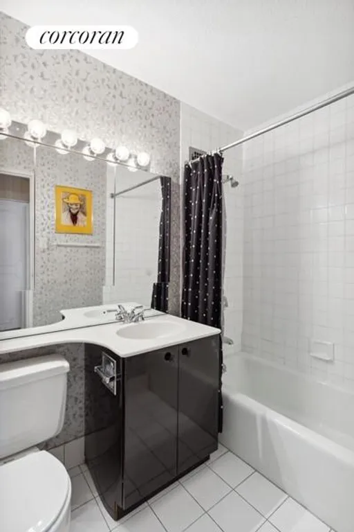 New York City Real Estate | View 111 East 85th Street, 20D | Full Bathroom | View 11