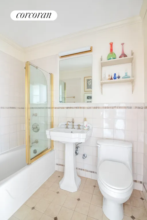New York City Real Estate | View 201 East 66th Street, 18N | Full Bathroom | View 8