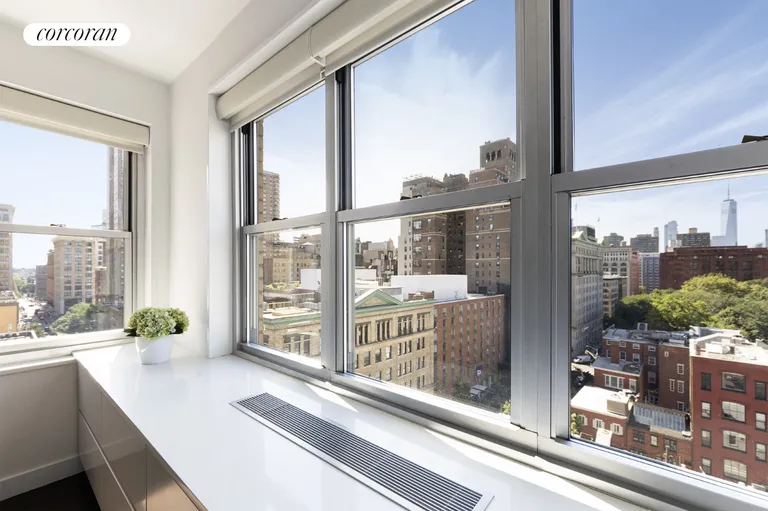 New York City Real Estate | View 20 East 9th Street, 14J | room 6 | View 7
