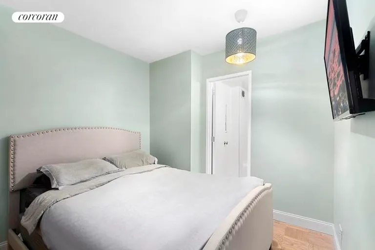 New York City Real Estate | View 166 East 63rd Street, 4H | Sleeping Area | View 4