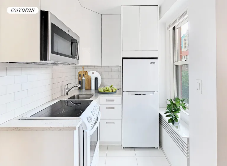 New York City Real Estate | View 185 Sixth Avenue, 5M | Kitchen | View 3