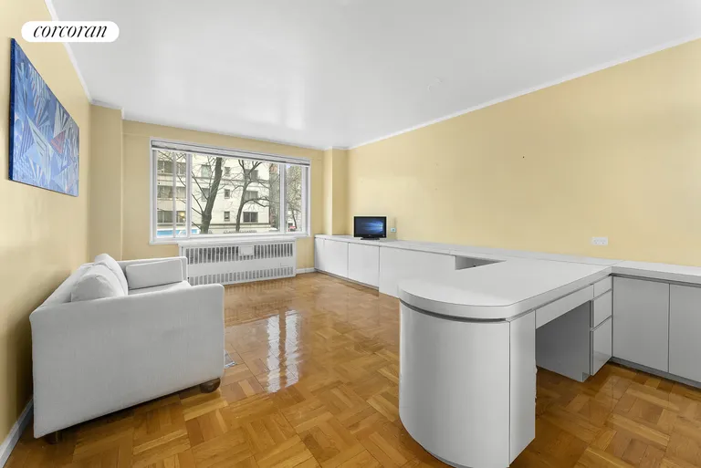 New York City Real Estate | View 179 East 70th Street, 2B | room 6 | View 7