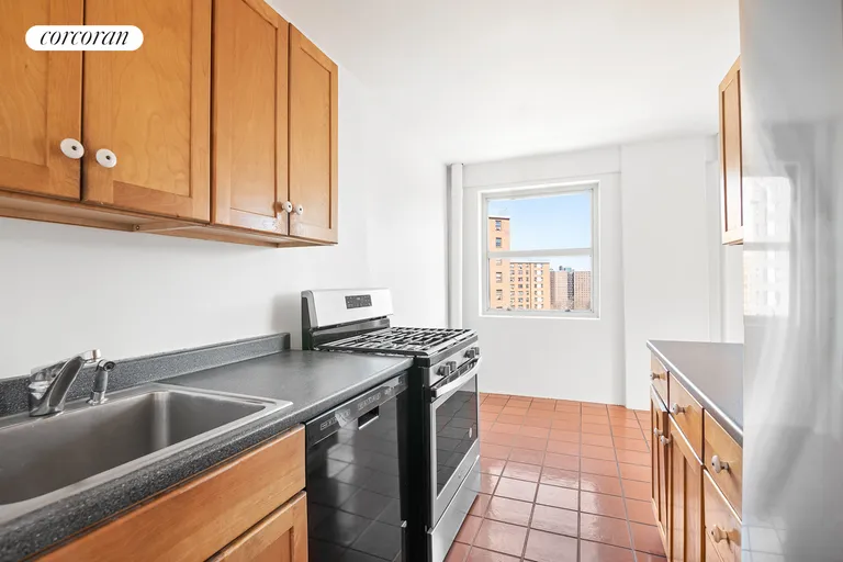 New York City Real Estate | View 80 LaSalle Street, 17C | room 4 | View 5