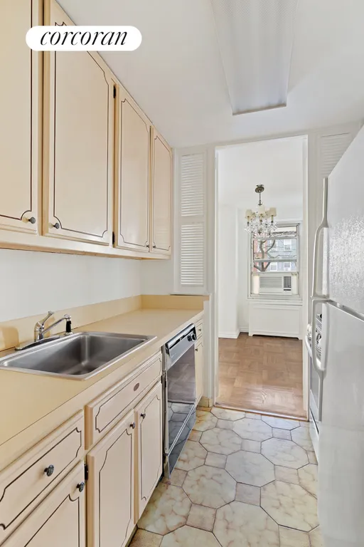 New York City Real Estate | View 205 Third Avenue, 2L | room 4 | View 5