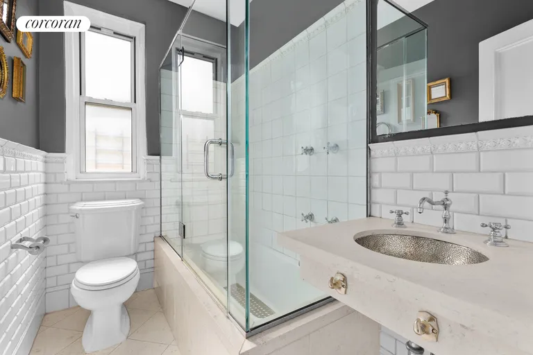 New York City Real Estate | View 174 West 76th Street, 10J | Full Bathroom | View 7