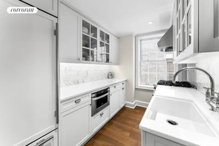 New York City Real Estate | View 28 East 10th Street, 11H | room 3 | View 4