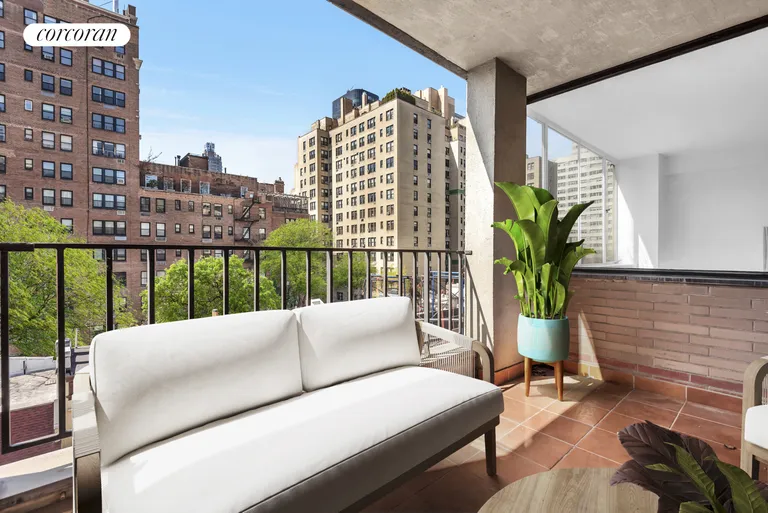New York City Real Estate | View 333 East 69th Street, 8H | room 7 | View 8
