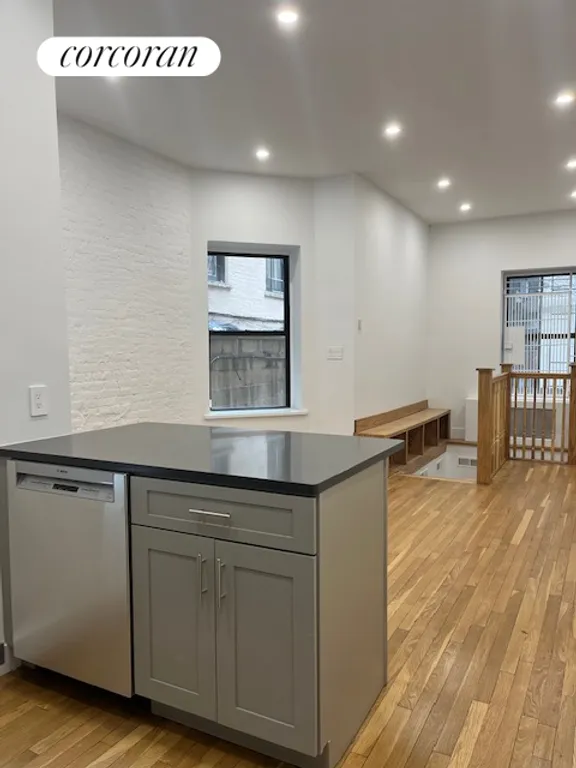 New York City Real Estate | View 128 East 83rd Street, 1B | room 2 | View 3