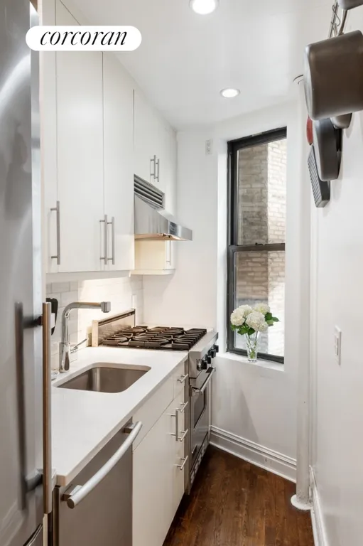 New York City Real Estate | View 225 West 25th Street, 1L | room 2 | View 3