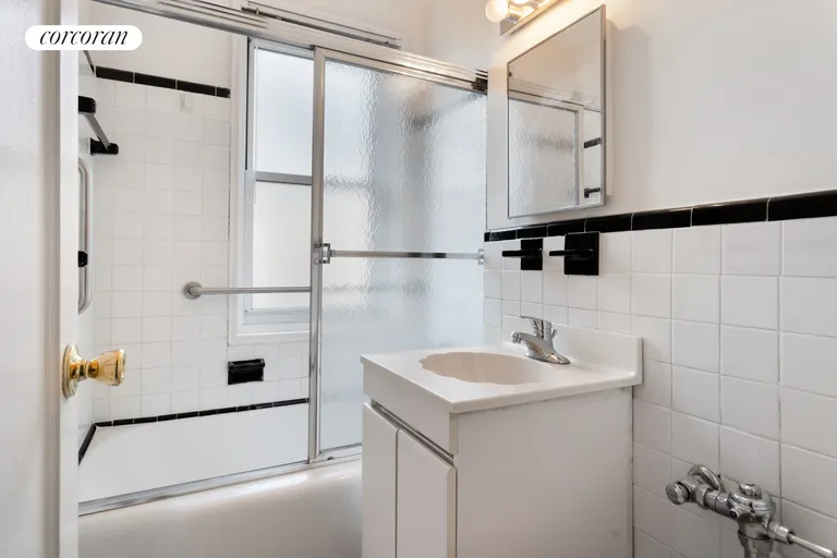New York City Real Estate | View 34-10 75th Street, 4A | room 5 | View 6