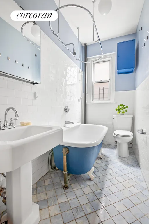 New York City Real Estate | View 930 Saint Nicholas Avenue, 54 | Full Bathroom | View 5