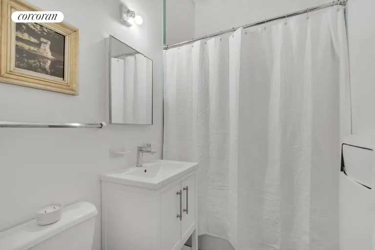 New York City Real Estate | View 720 Greenwich Street, 1D | Full Bathroom | View 6