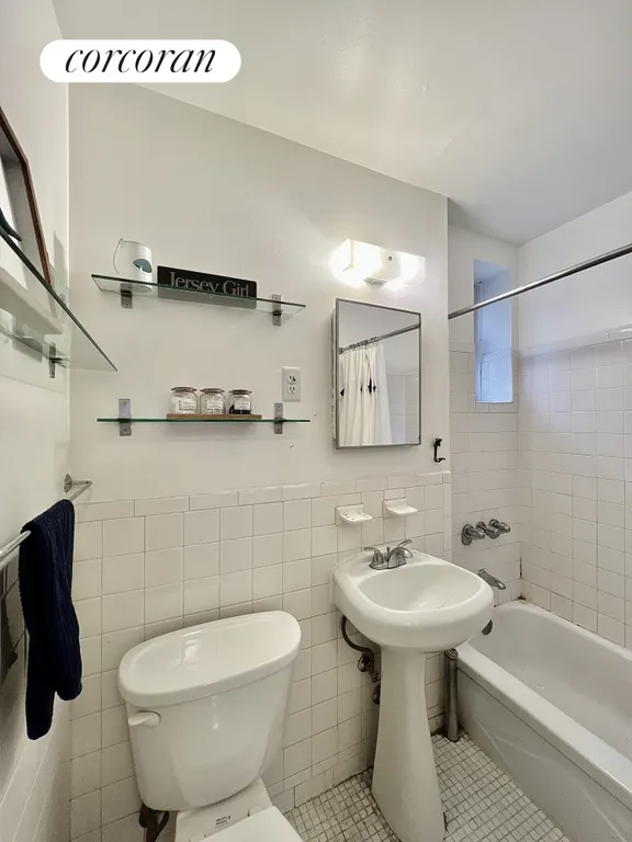 New York City Real Estate | View 236 East 28th Street, 5C | Full Bathroom | View 5