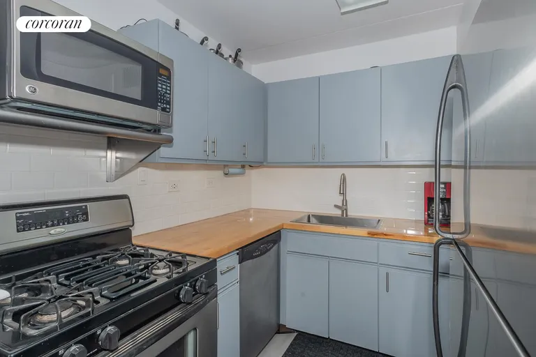 New York City Real Estate | View 300 West 110th Street, 15G | Kitchen | View 5