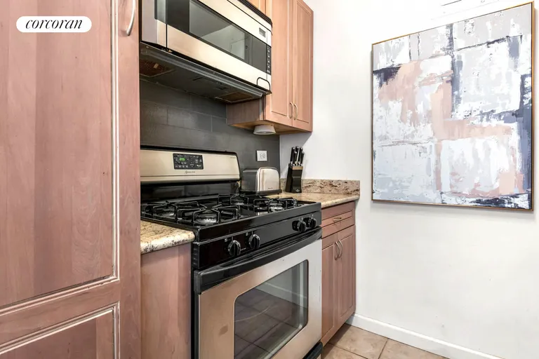New York City Real Estate | View 301 East 78th Street, 7H | room 3 | View 4