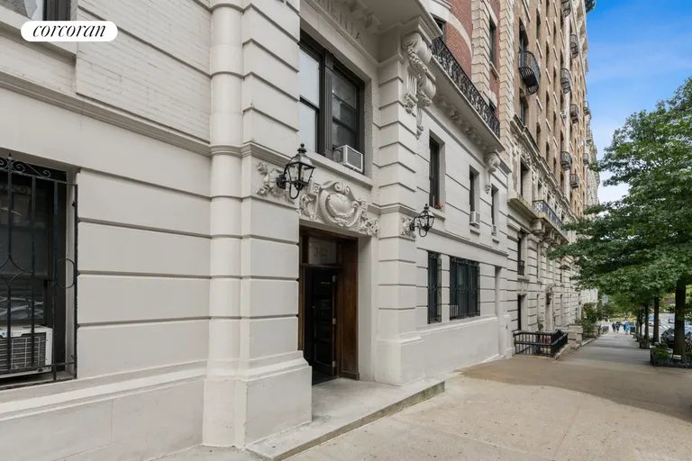 New York City Real Estate | View 302 West 79th Street, 6E | room 5 | View 6