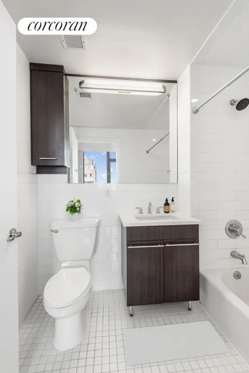 New York City Real Estate | View 82 Irving Place, 6C | Bathroom - Virtual | View 13