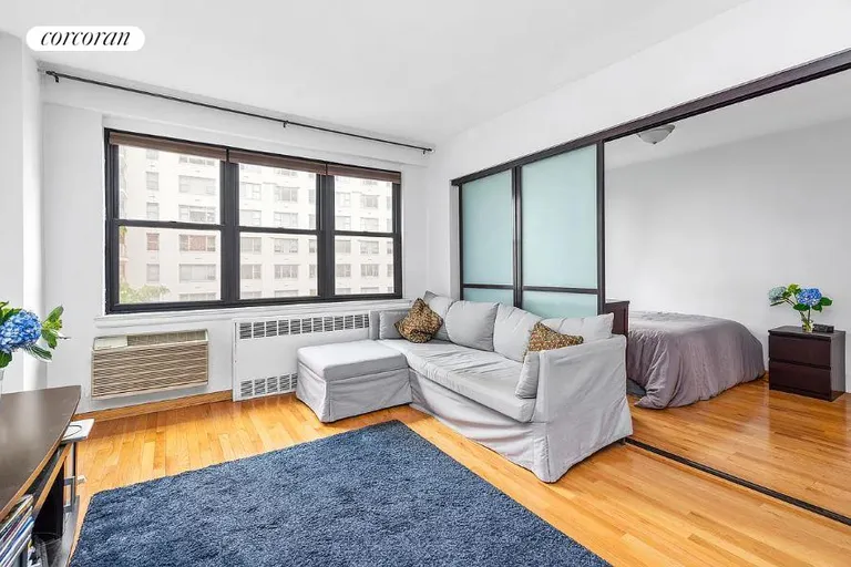 New York City Real Estate | View 301 East 63rd Street, 4H | room 1 | View 2