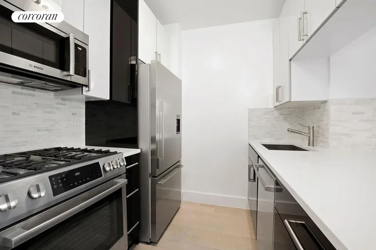 New York City Real Estate | View 377 Rector Place, 21C | room 2 | View 3