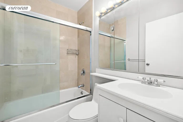 New York City Real Estate | View 61 West 62Nd Street, 19K | Full Bathroom | View 5