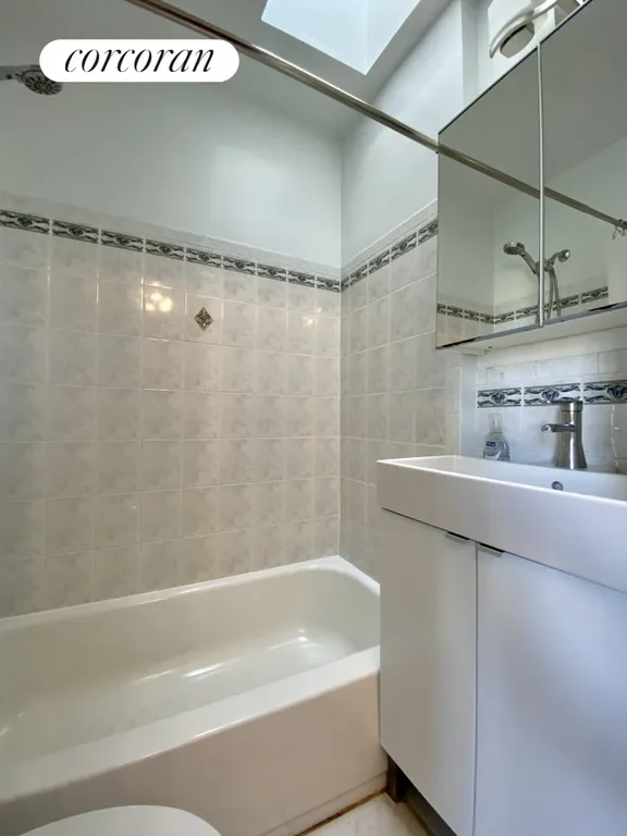 New York City Real Estate | View 81 Maujer Street | Full Bathroom | View 8