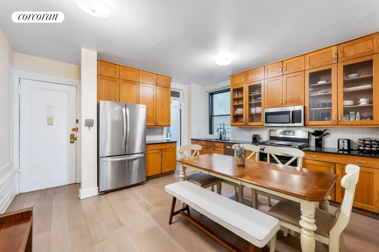 New York City Real Estate | View 252 West 85th Street, 2B | room 2 | View 3