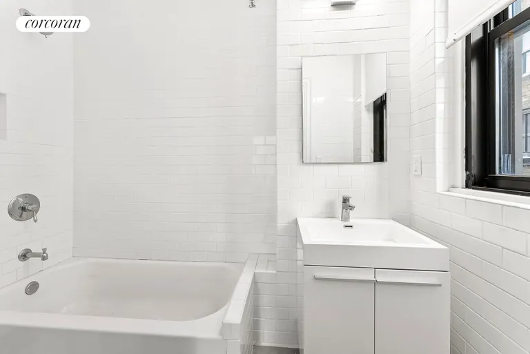 New York City Real Estate | View 128 Central Park South, 15D | Bathroom | View 7