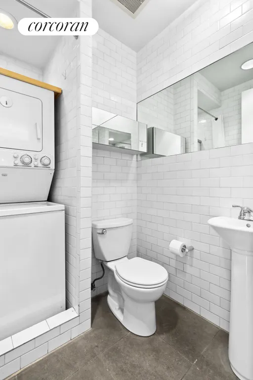 New York City Real Estate | View 13 East 30th Street, 6FL | Full Bathroom | View 9