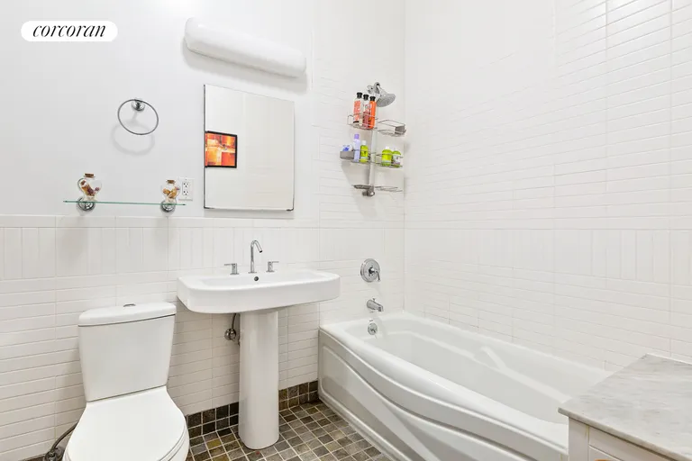 New York City Real Estate | View 95 Lexington Avenue, 5A | Full Bathroom | View 10
