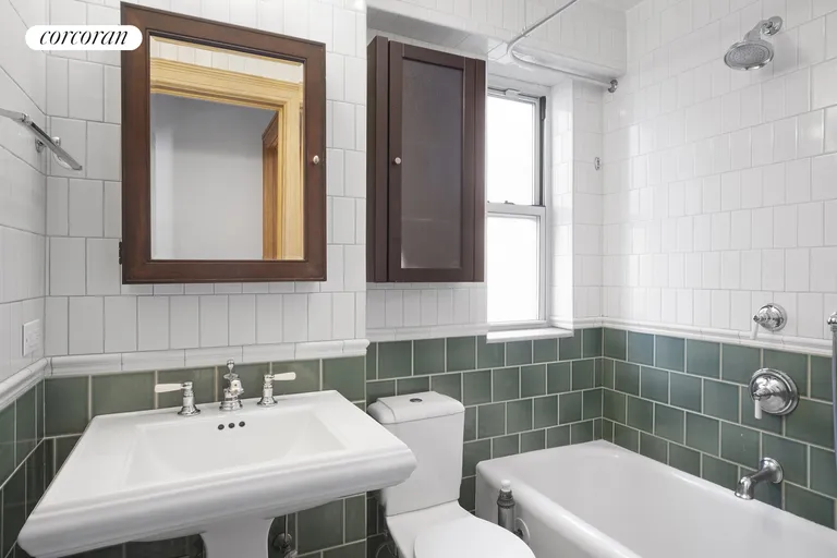 New York City Real Estate | View 250 West 94th Street, 4J | Full Bathroom | View 5