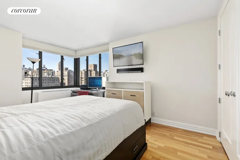 New York City Real Estate | View 1438 Third Avenue, 14B | room 3 | View 4