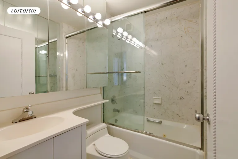 New York City Real Estate | View 404 East 79th Street, 7C | Bathroom | View 5