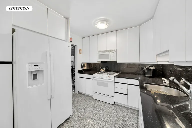 New York City Real Estate | View 420 East 72Nd Street, 4J | Renovated Kitchen, counter space! | View 4