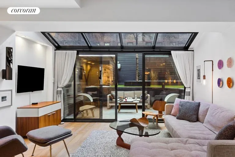 New York City Real Estate | View 240 East 55th Street, LA | room 2 | View 3