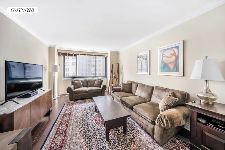 New York City Real Estate | View 2025 Broadway, 4K | room 1 | View 2