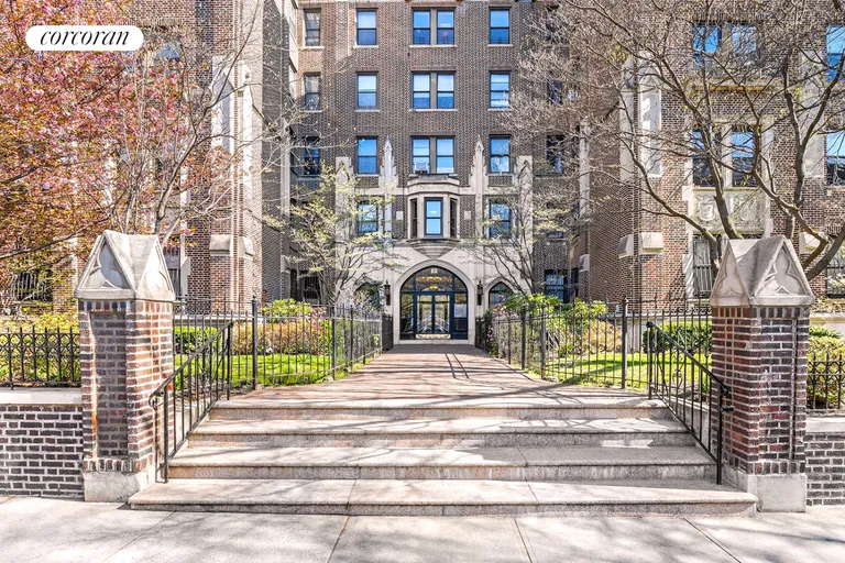 New York City Real Estate | View 255 Eastern Parkway, B14 | room 9 | View 10
