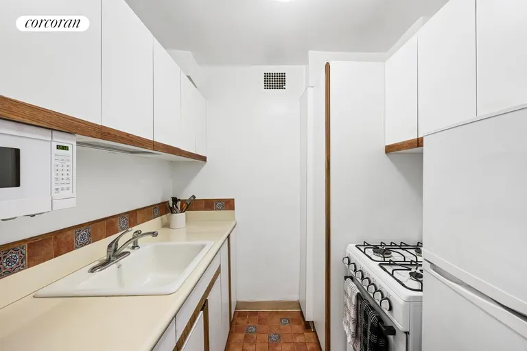 New York City Real Estate | View 101 West 12th Street, 2U | room 6 | View 7