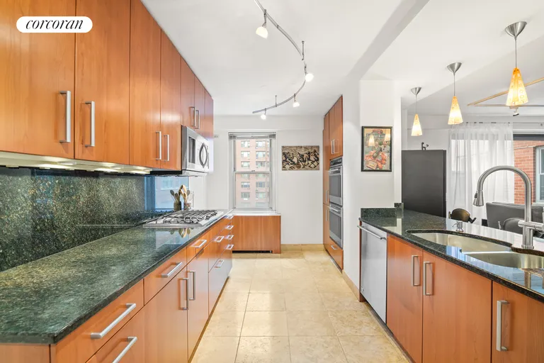 New York City Real Estate | View 75 East End Avenue, 8AB | room 5 | View 6