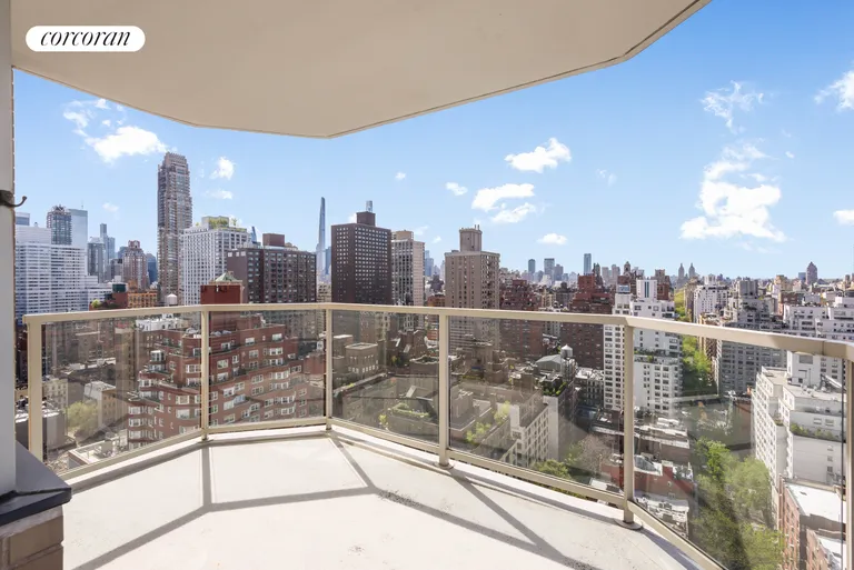 New York City Real Estate | View 300 East 74th Street, 26F | room 6 | View 7