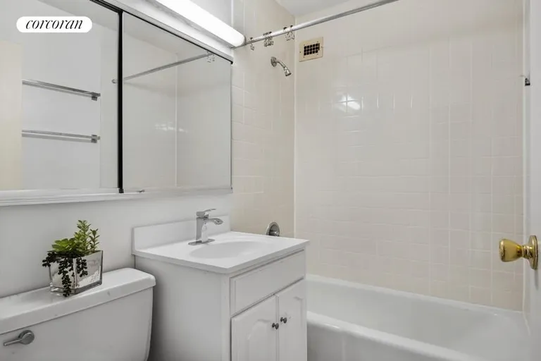 New York City Real Estate | View 555 Main Street, 1315 | Bathroom 1 | View 8