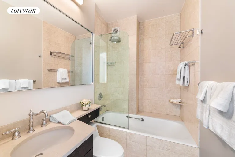 New York City Real Estate | View 200 East 65th Street, 33E | Full Bathroom | View 10