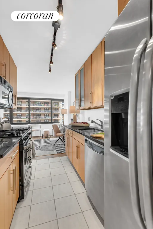 New York City Real Estate | View 315 West 70th Street, 5A | room 4 | View 5
