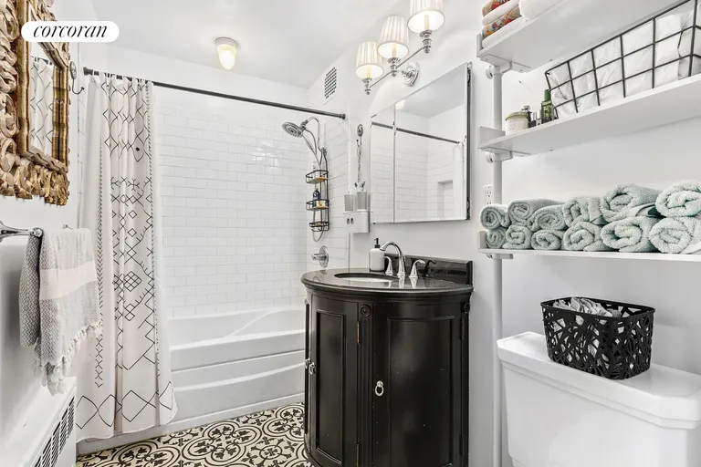 New York City Real Estate | View 520 Laguardia Place, 1N | Full Bathroom | View 7