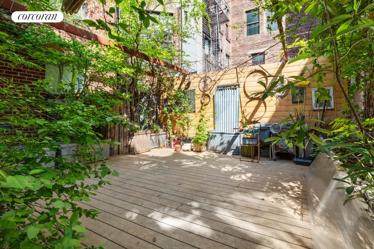 New York City Real Estate | View 363 Greenwich Street, 2C | room 1 | View 2