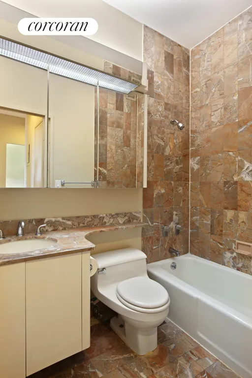 New York City Real Estate | View 225 West 83rd Street, 16J | Full Bathroom | View 5