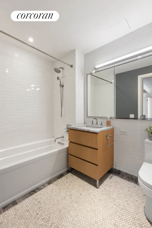 New York City Real Estate | View 211 Schermerhorn Street, 8B | Full Bathroom | View 9