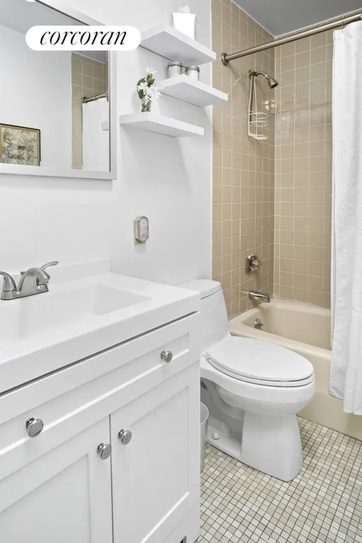 New York City Real Estate | View 153 East 87th Street, 10C | Full Bathroom | View 5