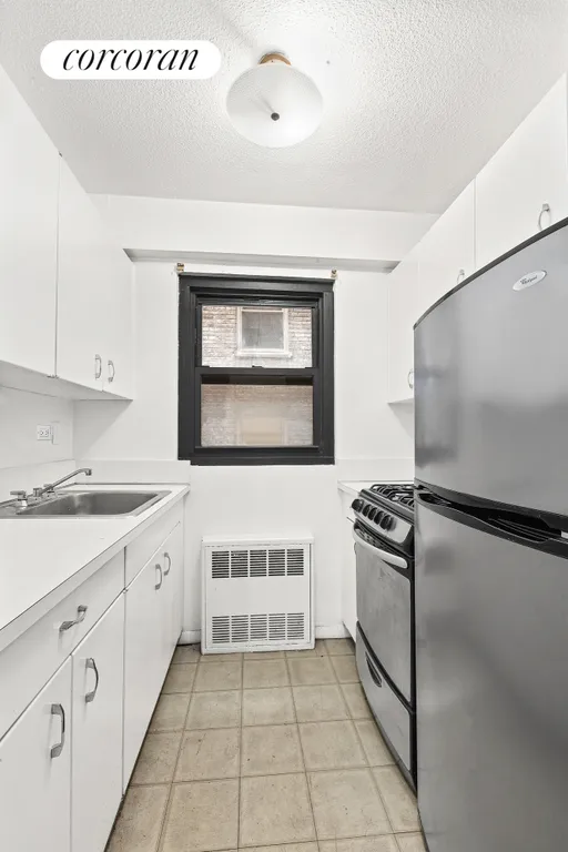 New York City Real Estate | View 520 East 81st Street, 3J | room 3 | View 4